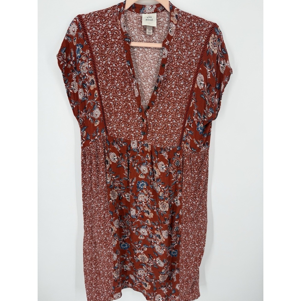 Knox Rose Red Mixed Floral Boho Patchwork Shift‎ Dress V-Neck Lace Trim Size XS